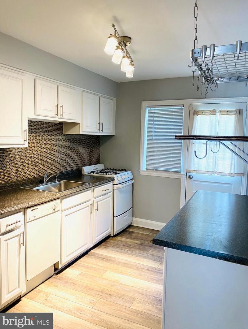 6174 Parkway Dr, Baltimore MD 21212-2841 exterior