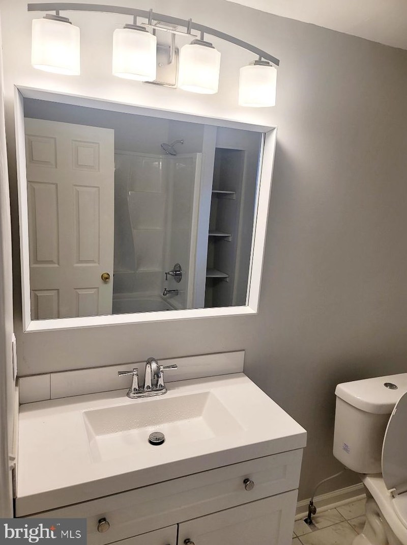 819 Newington Ave, Baltimore MD 21217-4630 exterior