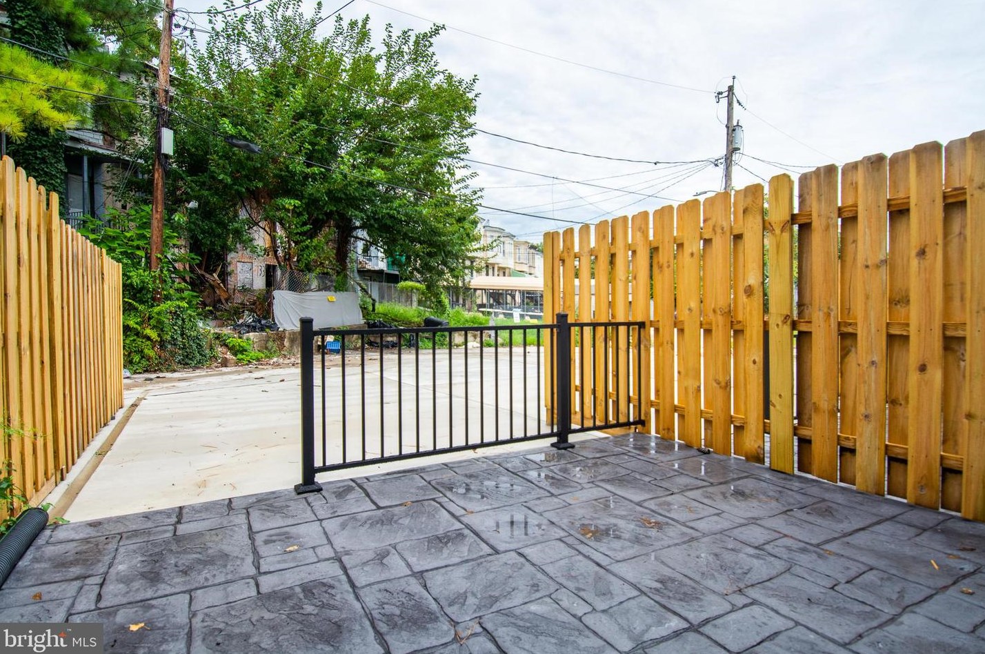 821 Harlem Ave, Baltimore MD  21201-1406 exterior