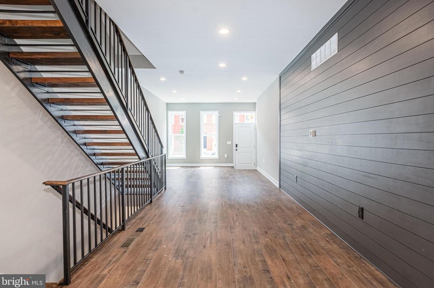 821 Harlem Ave, Baltimore MD  21201-1406 exterior