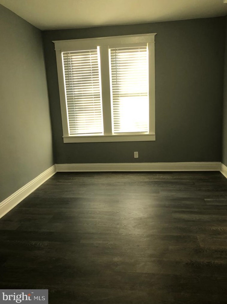 202 Hilton St, Baltimore MD  21229-3002 exterior