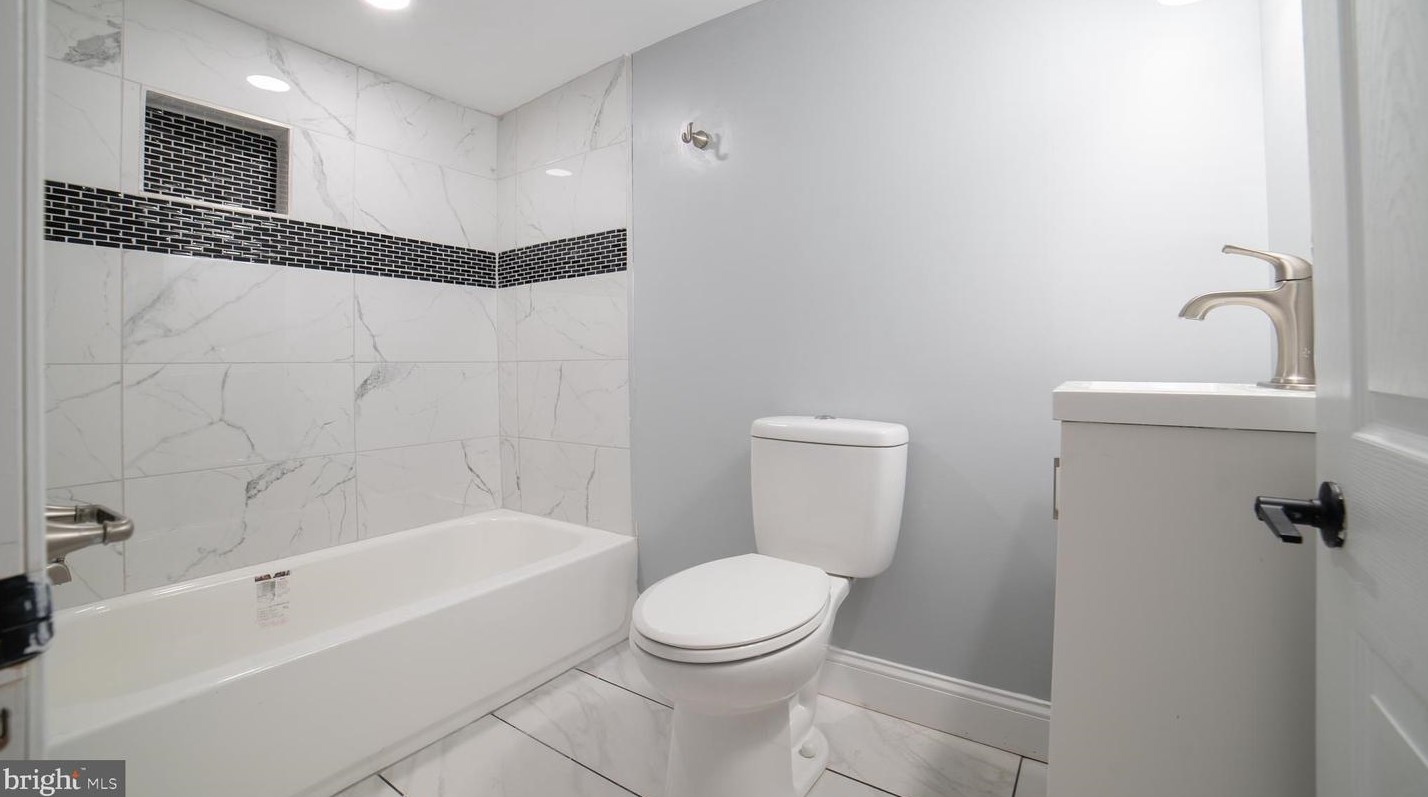 3404 Edgewood Rd, Baltimore MD  21215-7321 exterior