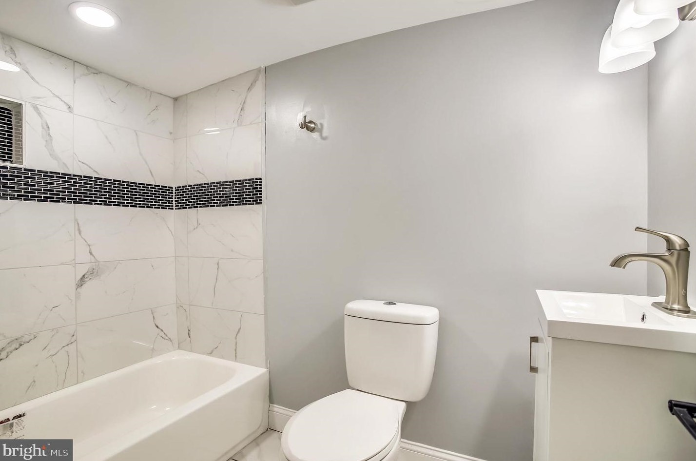 3404 Edgewood Rd, Baltimore MD  21215-7321 exterior