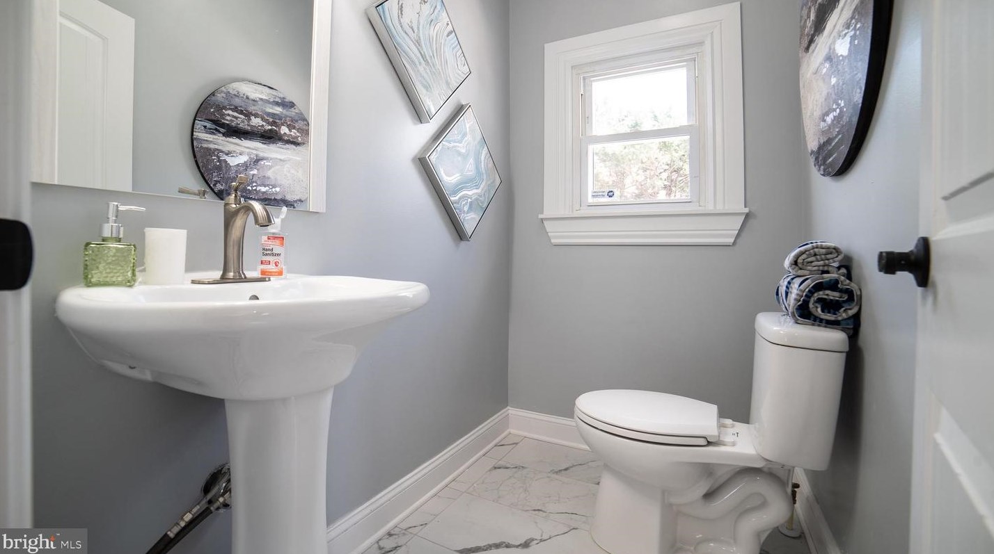 3404 Edgewood Rd, Baltimore MD  21215-7321 exterior