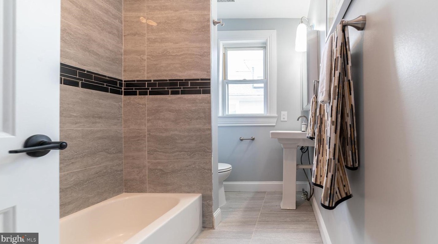 3404 Edgewood Rd, Baltimore MD  21215-7321 exterior