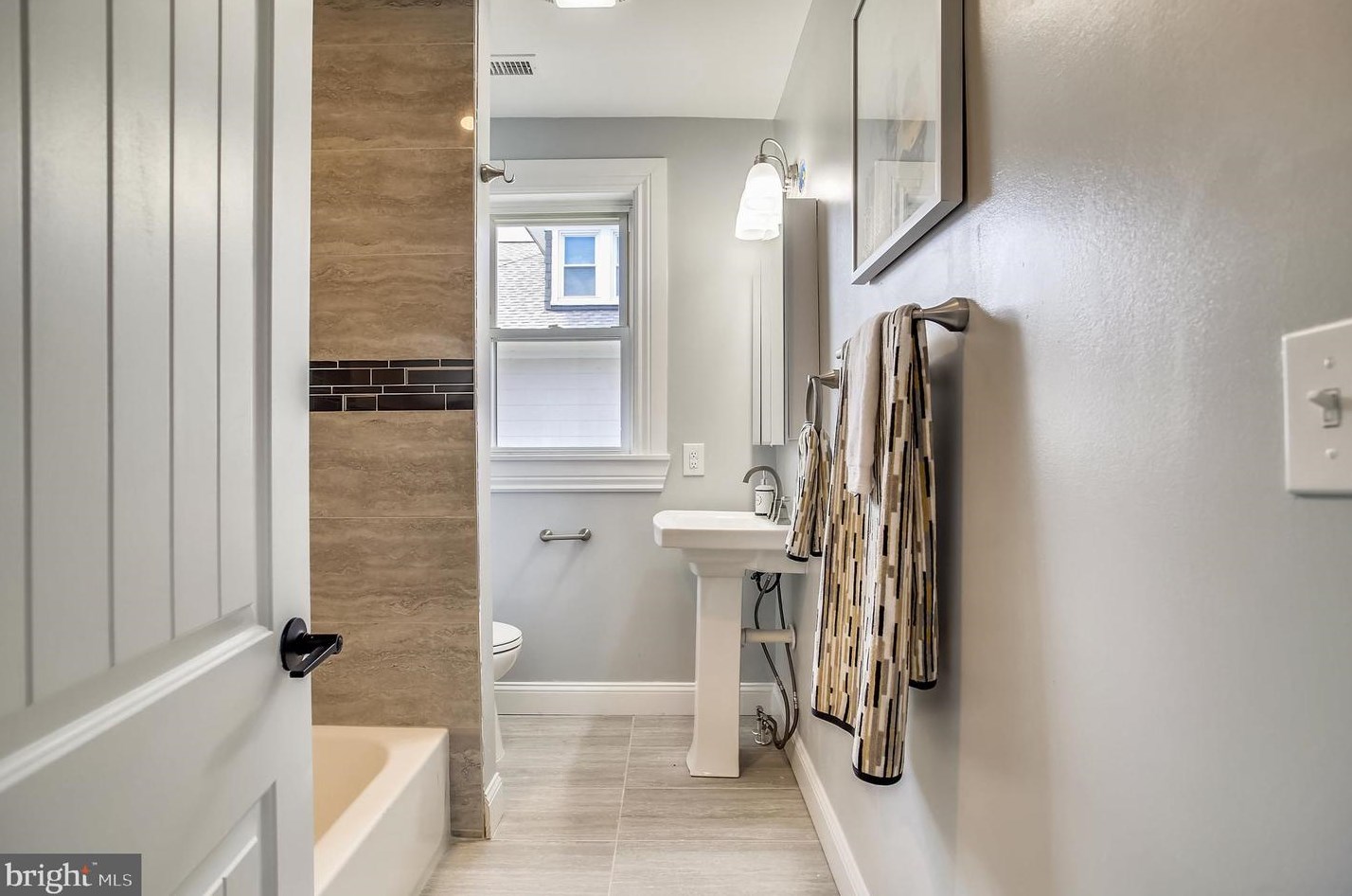 3404 Edgewood Rd, Baltimore MD  21215-7321 exterior