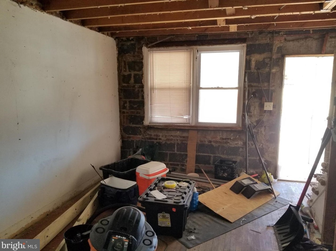 1004 Ellicott Dr, Baltimore MD  21216-4220 exterior