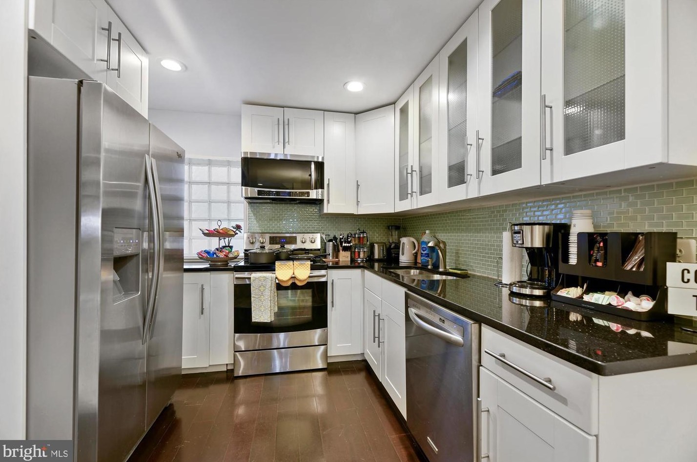 919 Eastern Ave, Baltimore MD  21202-4324 exterior