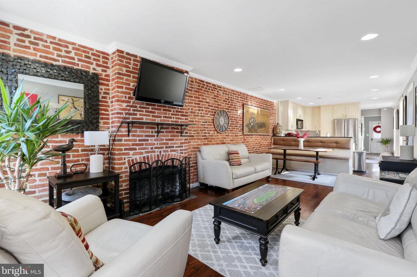 811 Curley St, Baltimore MD  21205-1713 exterior