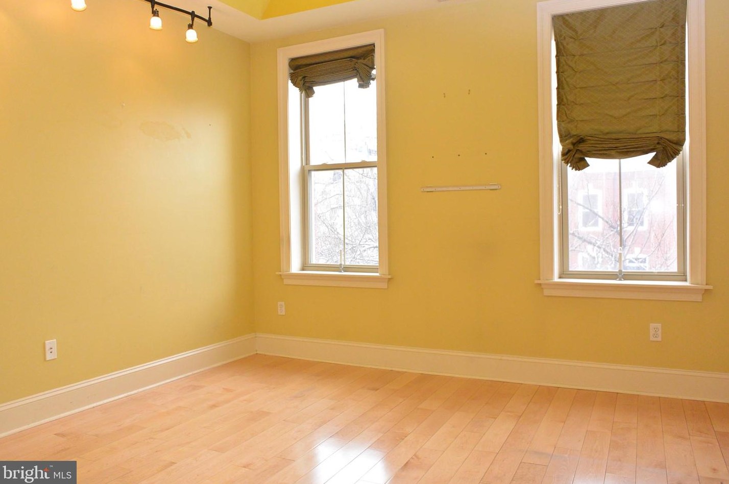 919 Clinton St, Baltimore MD  21224-5025 exterior