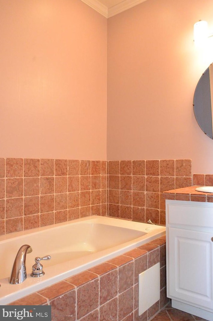 919 Clinton St, Baltimore MD  21224-5025 exterior