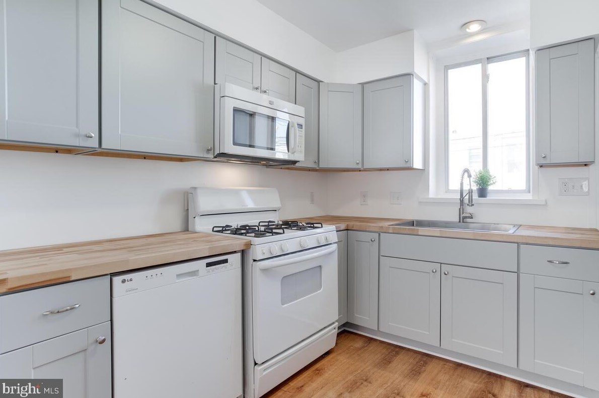 3246 Leverton Ave, Baltimore MD  21224-2224 exterior
