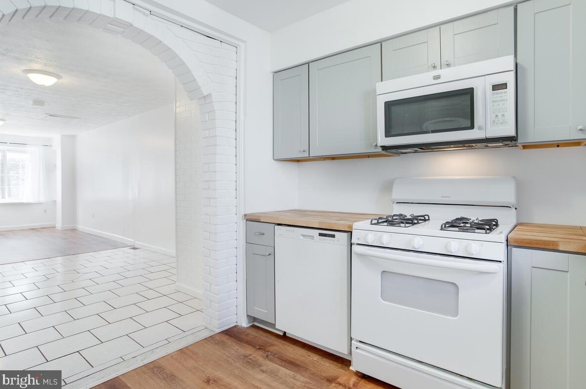 3246 Leverton Ave, Baltimore MD  21224-2224 exterior
