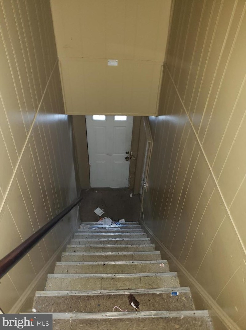 2565 Robb St, Baltimore MD 21218-5543 exterior