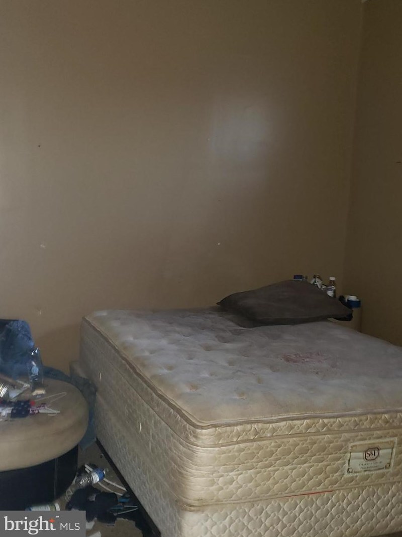 2565 Robb St, Baltimore MD 21218-5543 exterior