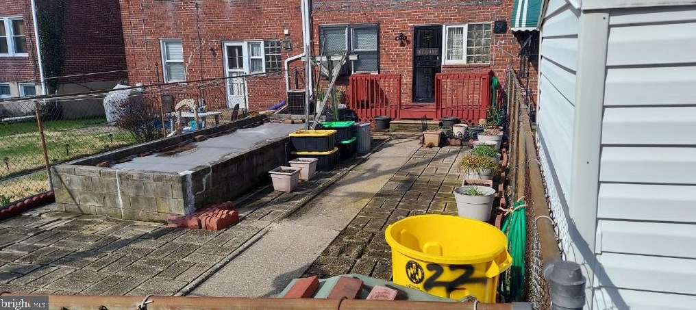 2215 Braddish Ave, Baltimore MD  21216-2916 exterior