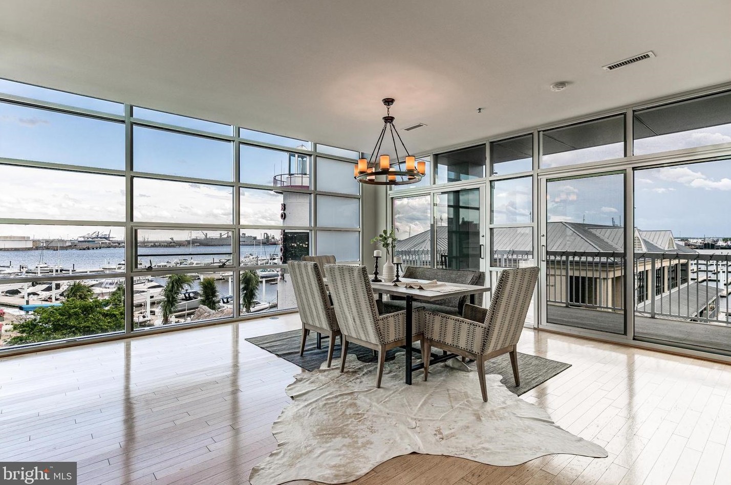 2772 Lighthouse Pt, Baltimore MD  21224-4789 exterior