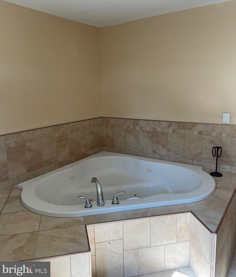 2803 Roslyn Ave, Baltimore MD  21216-1714 exterior