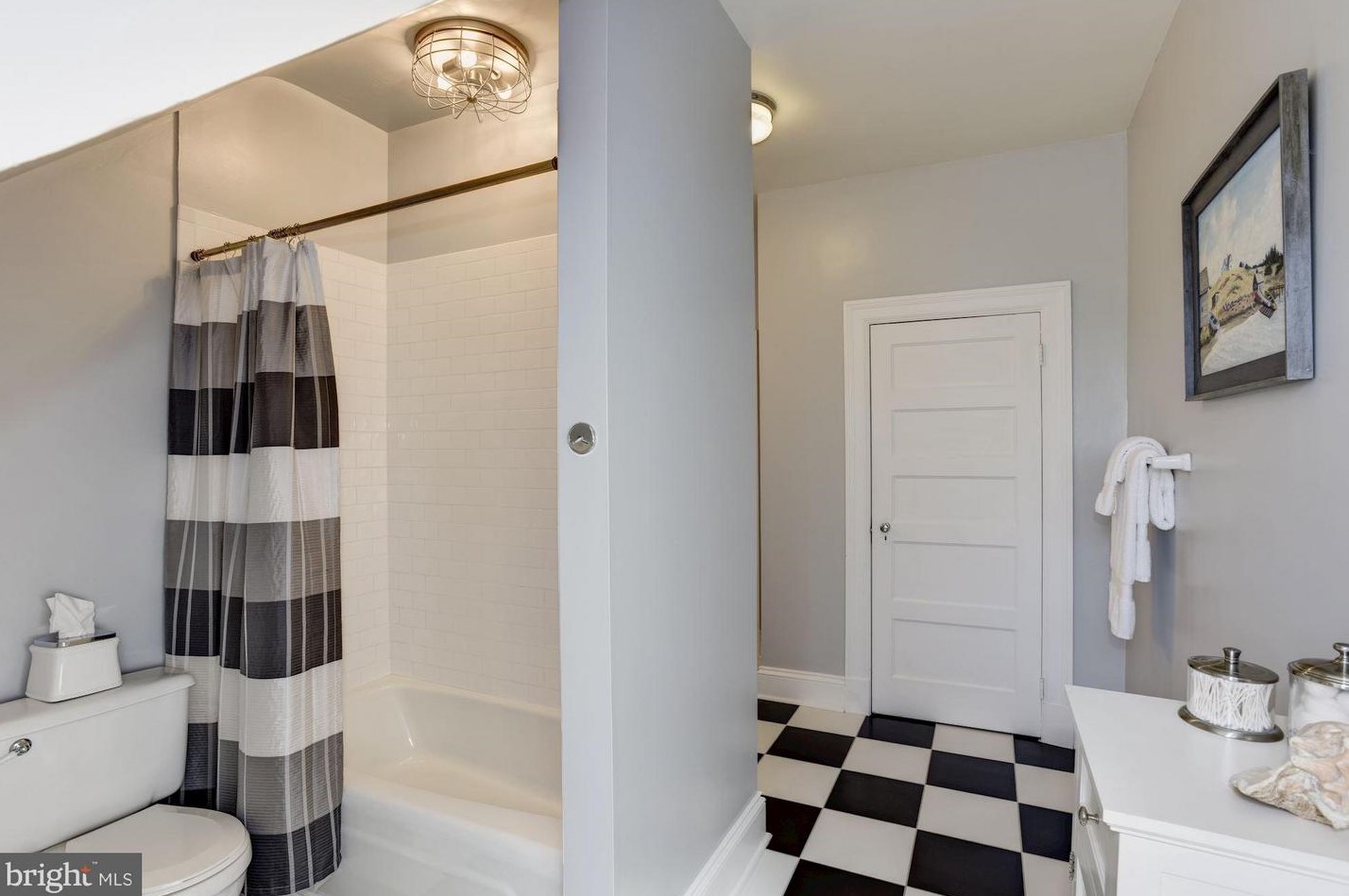 3810 Greenway, Baltimore MD  21218-1825 exterior