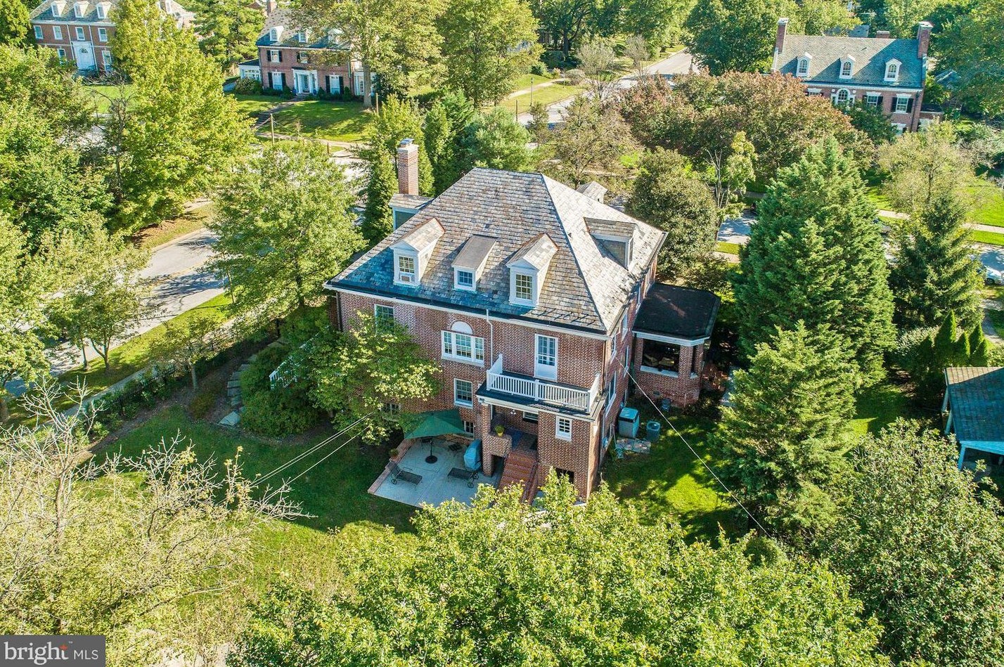 3810 Greenway, Baltimore MD  21218-1825 exterior