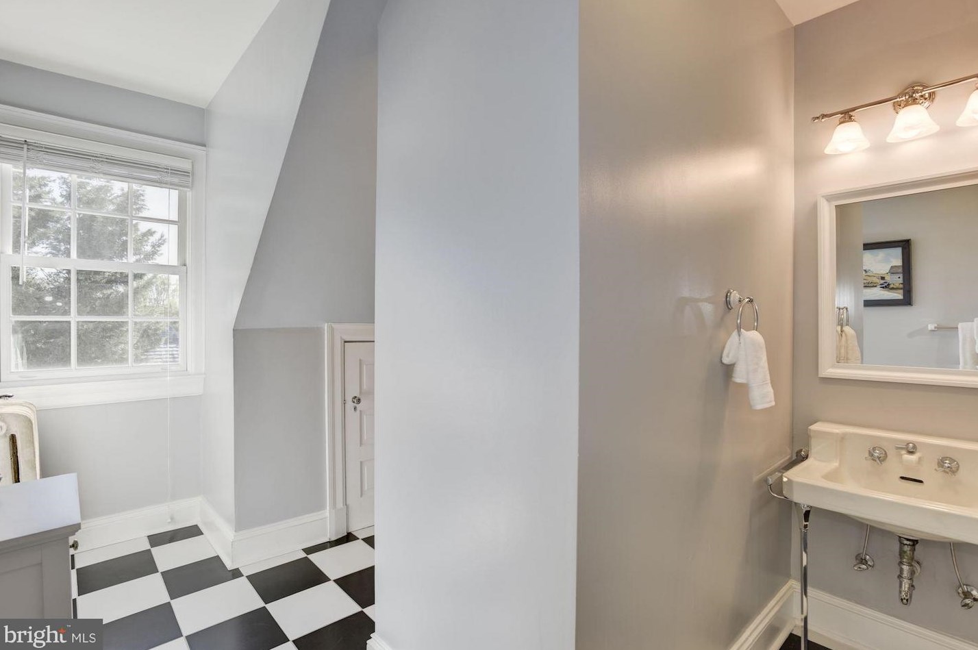 3810 Greenway, Baltimore MD  21218-1825 exterior