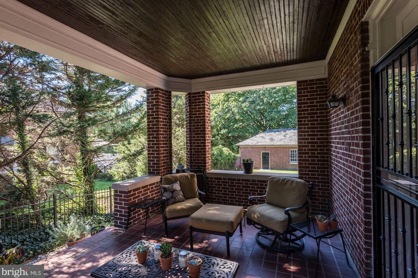 3810 Greenway, Baltimore MD  21218-1825 exterior