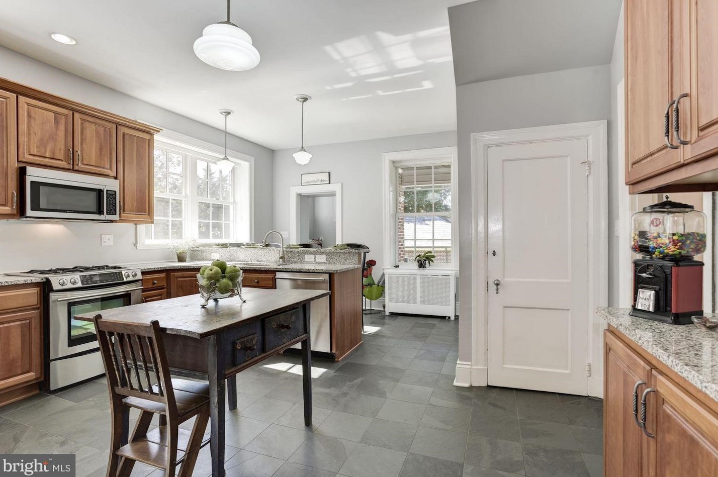 3810 Greenway, Baltimore MD  21218-1825 exterior