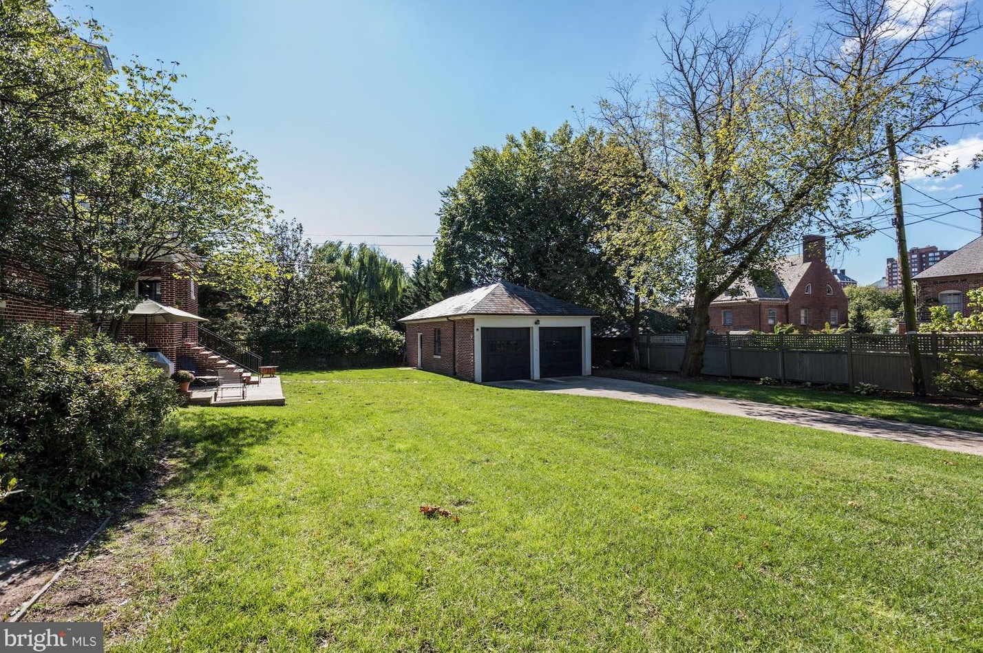 3810 Greenway, Baltimore MD  21218-1825 exterior