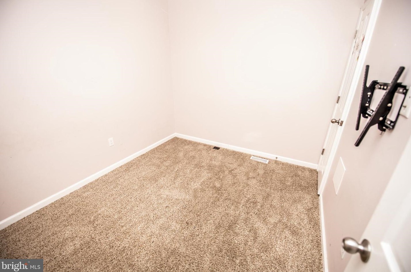 205 Pontiac Ave, Baltimore MD 21225-2236 exterior