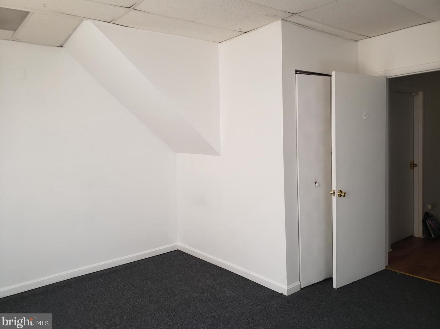 105 Saratoga St, Baltimore MD  21201-4208 exterior
