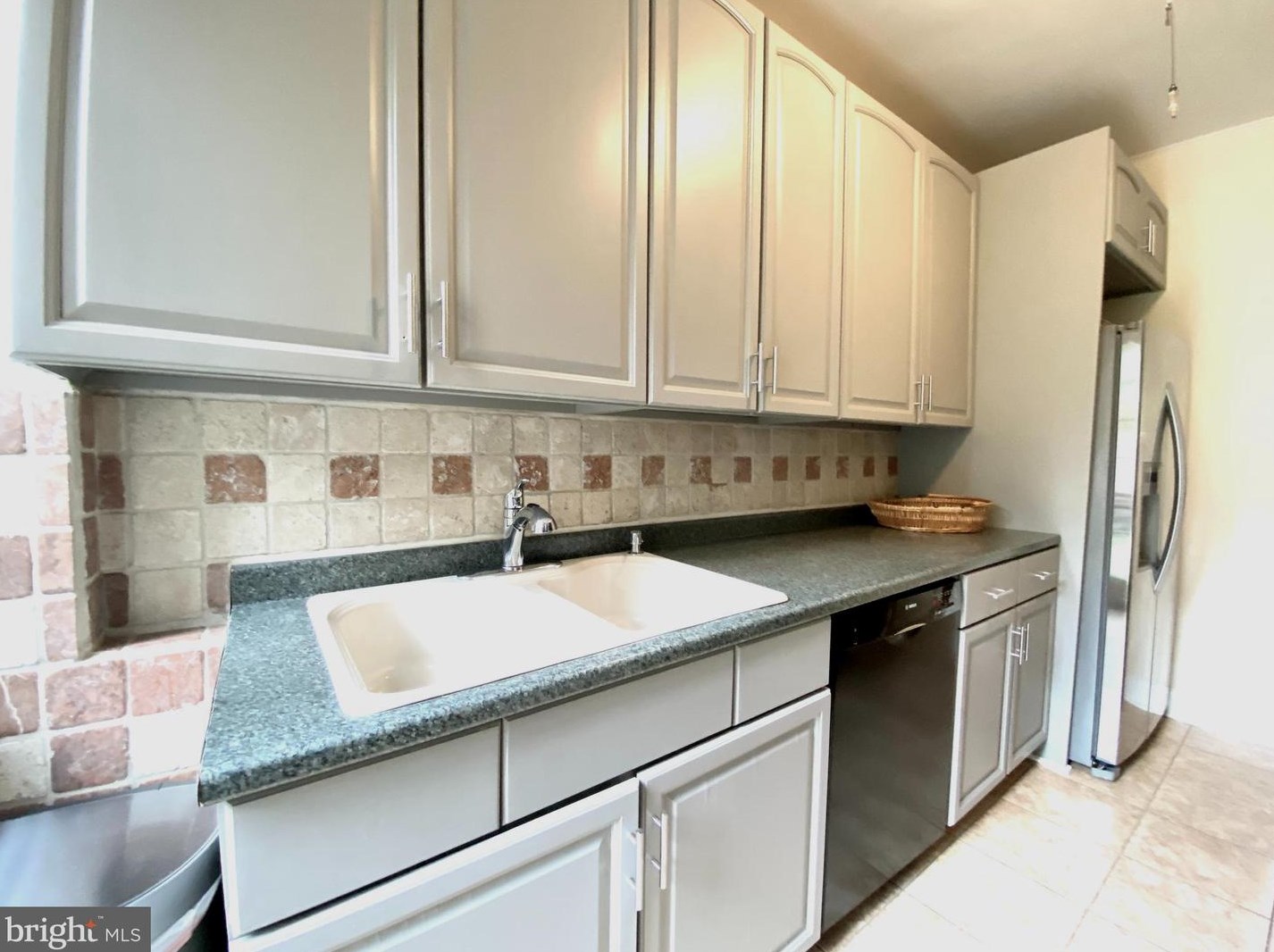 3413 University Pl, Baltimore MD  21218-2833 exterior