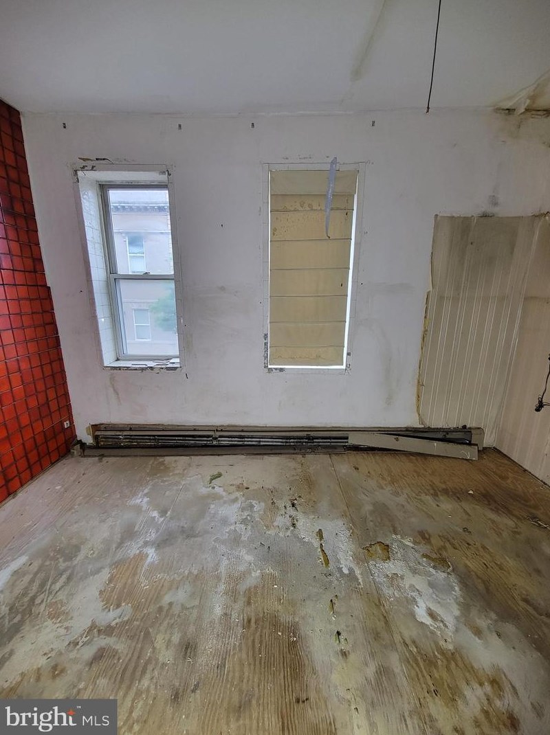 402 Gold St, Baltimore MD  21217-3524 exterior