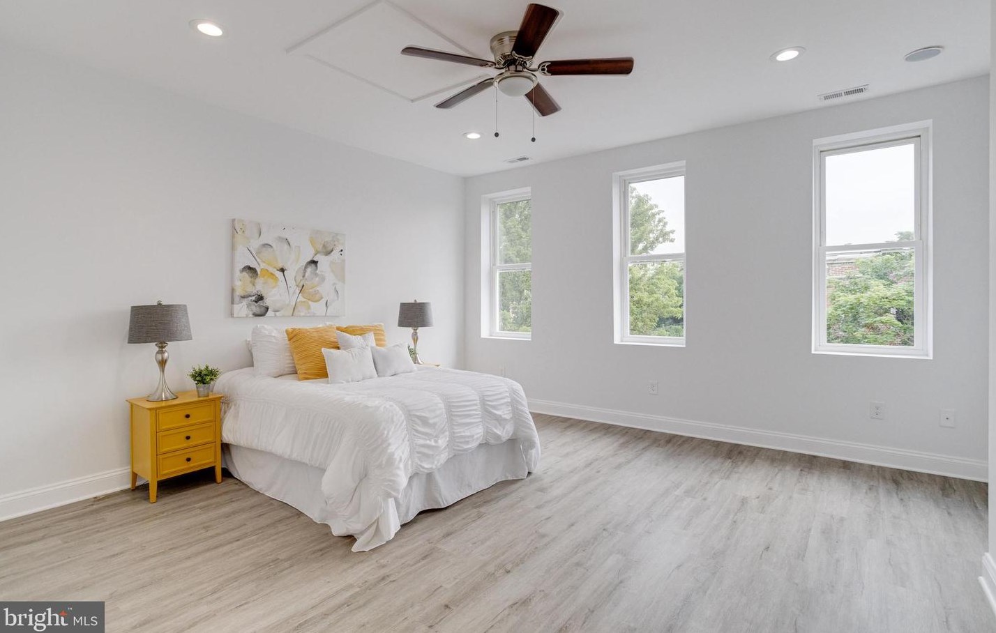 2114 Druid Hill Ave, Baltimore MD 21217-3520 exterior