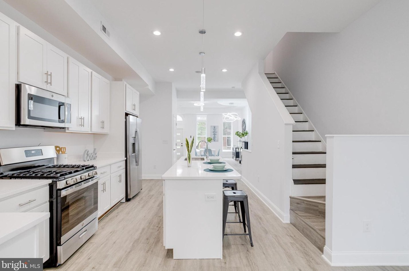 2114 Druid Hill Ave, Baltimore MD 21217-3520 exterior