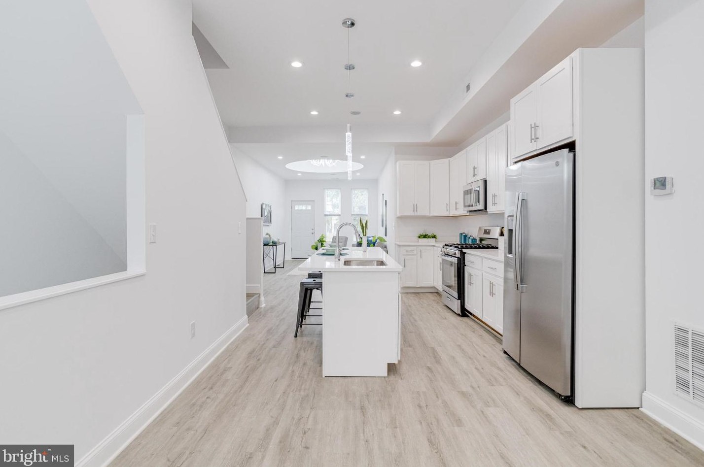 2114 Druid Hill Ave, Baltimore MD 21217-3520 exterior