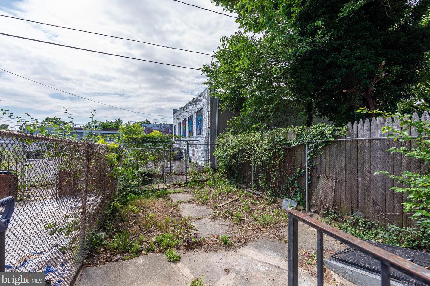 2215 Aiken St, Baltimore MD 21213-2202 exterior