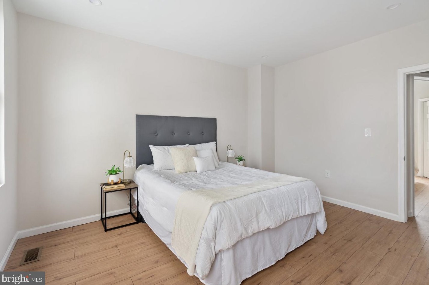 44 Ellamont St, Baltimore MD  21229-3717 exterior