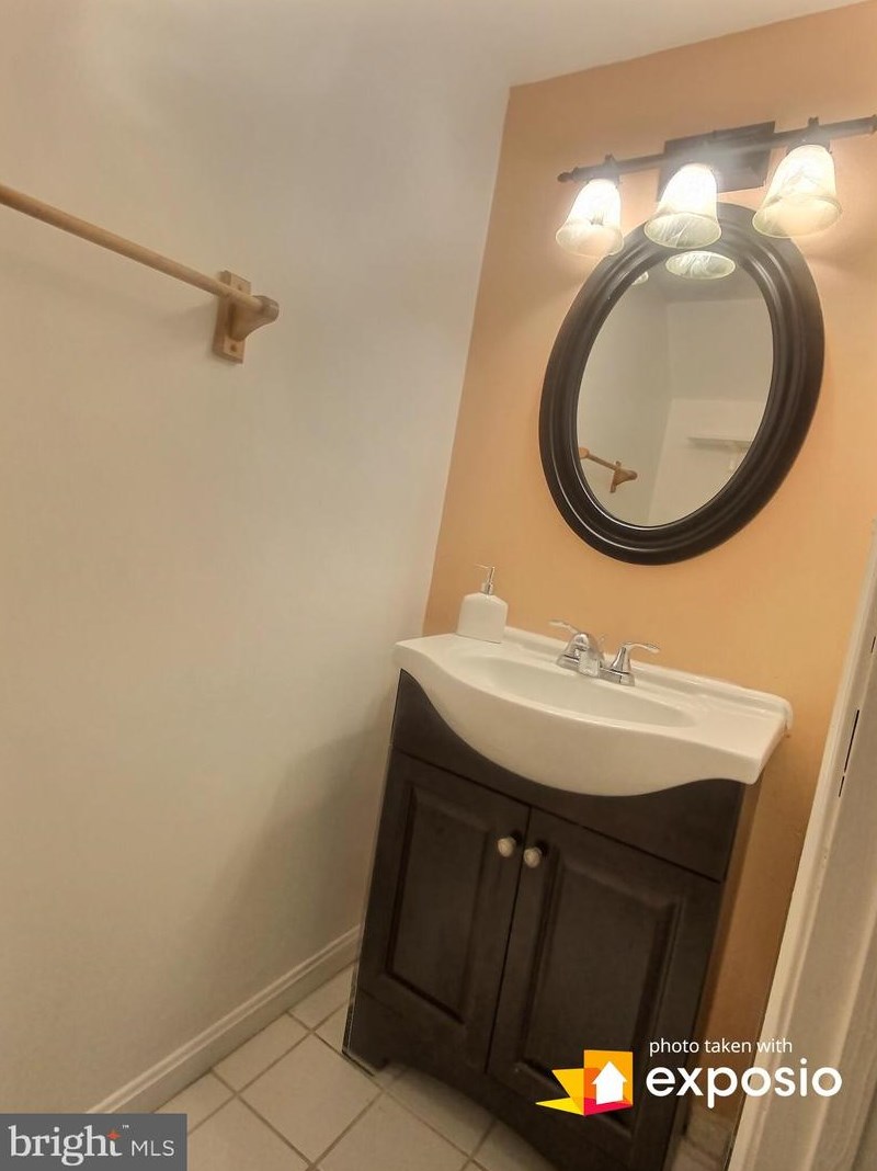 204 Rock Glen Rd, Baltimore MD  21229-3249 exterior