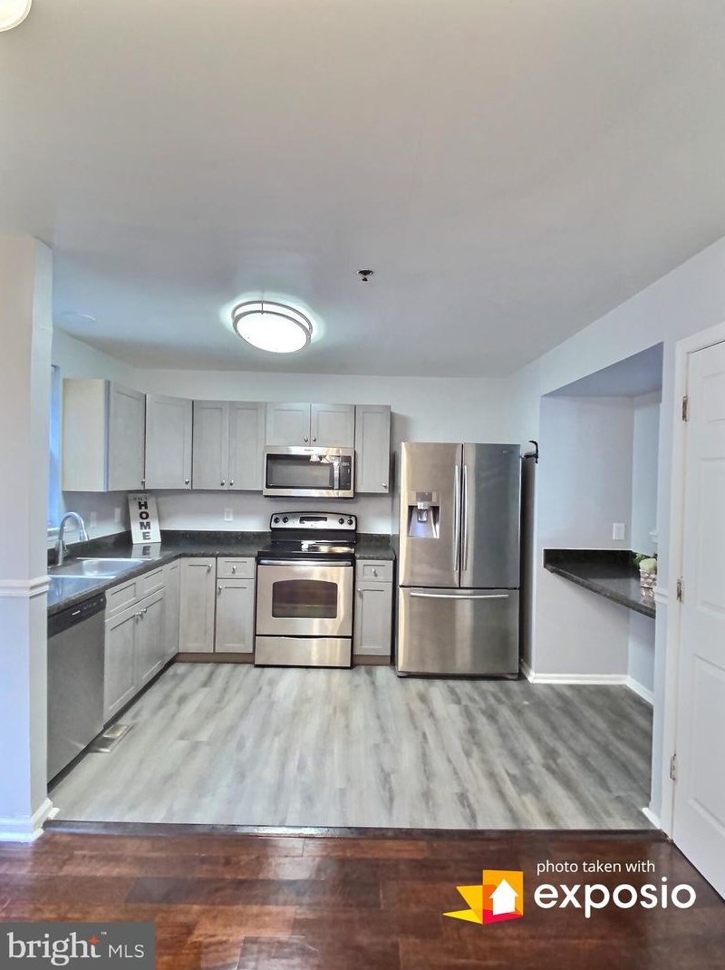 204 Rock Glen Rd, Baltimore MD  21229-3249 exterior