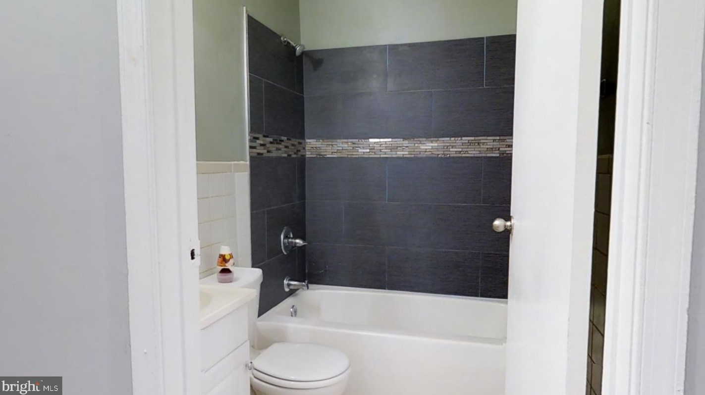 1020 Carey St, Baltimore MD 21223-2621 exterior