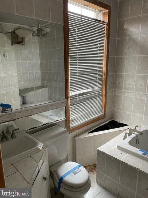 744 Reservoir St, Baltimore MD  21217-4632 exterior