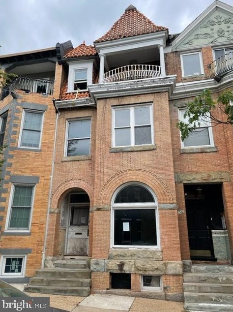 744 Reservoir St, Baltimore MD  21217-4632 exterior