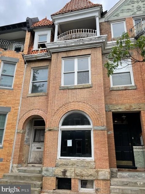 744 Reservoir St, Baltimore MD  21217-4632 exterior