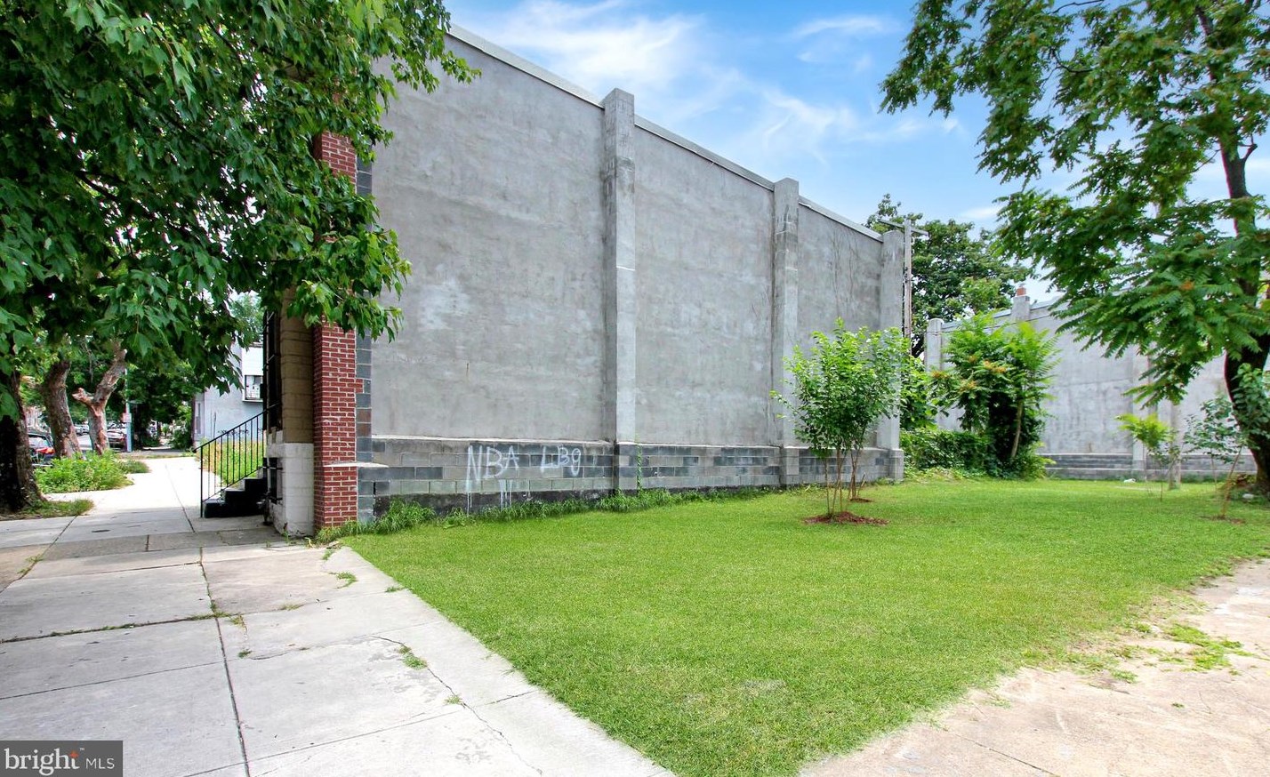 2041 Harlem Ave, Baltimore MD  21217-1013 exterior