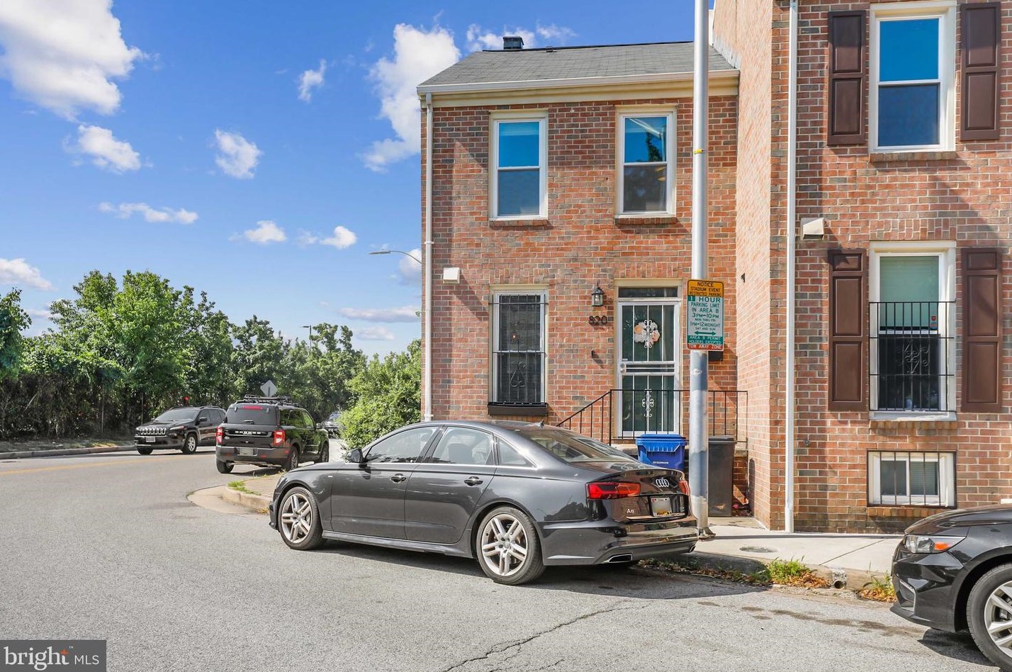 820 Paca St, Baltimore MD  21230-2437 exterior