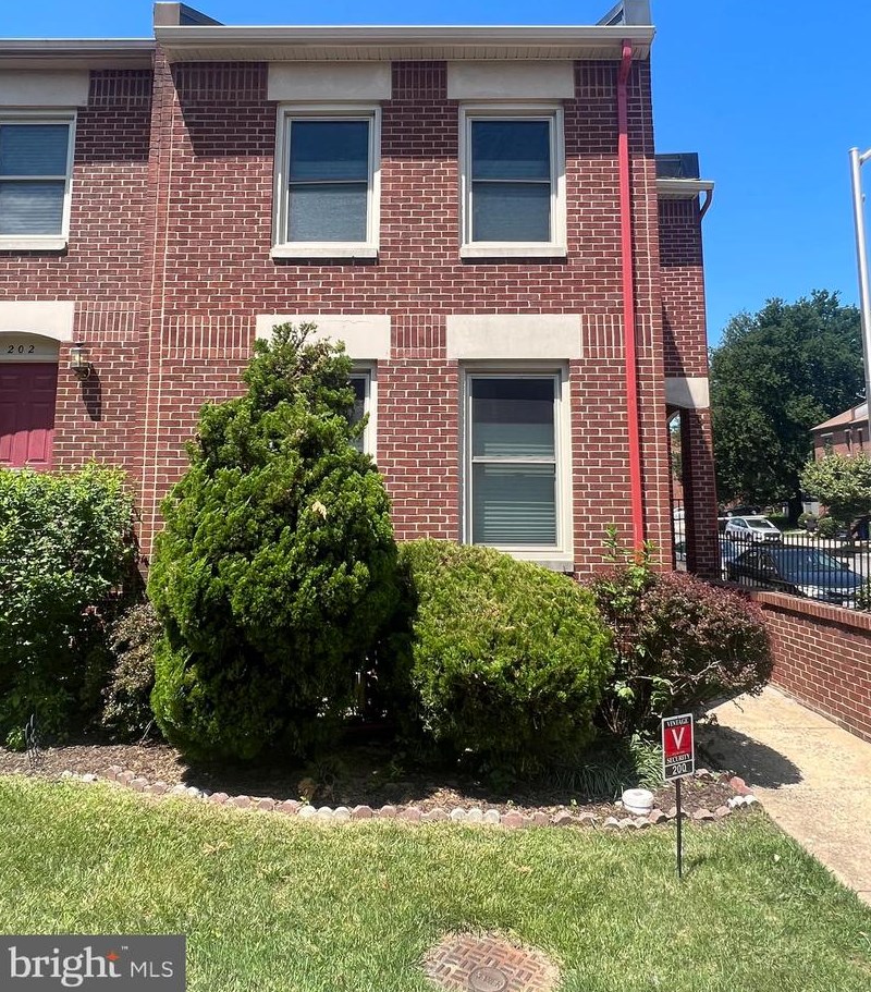 200 Roundhouse Ct, Baltimore MD  21230-2100 exterior
