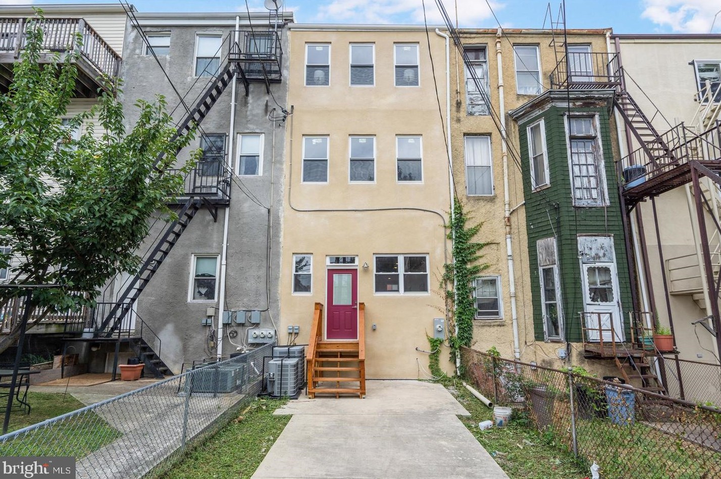 319 Lafayette Ave, Baltimore MD 21217-3627 exterior