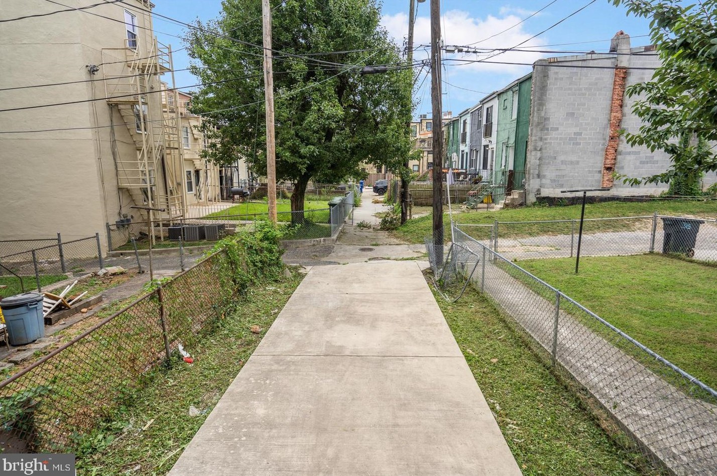 319 Lafayette Ave, Baltimore MD 21217-3627 exterior