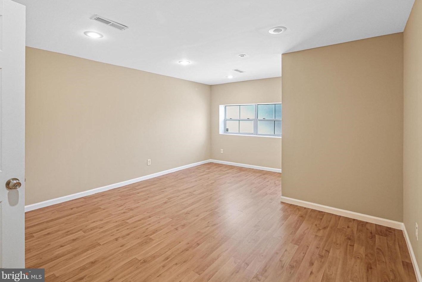 3901 Fleet St, Baltimore MD  21224-4216 exterior