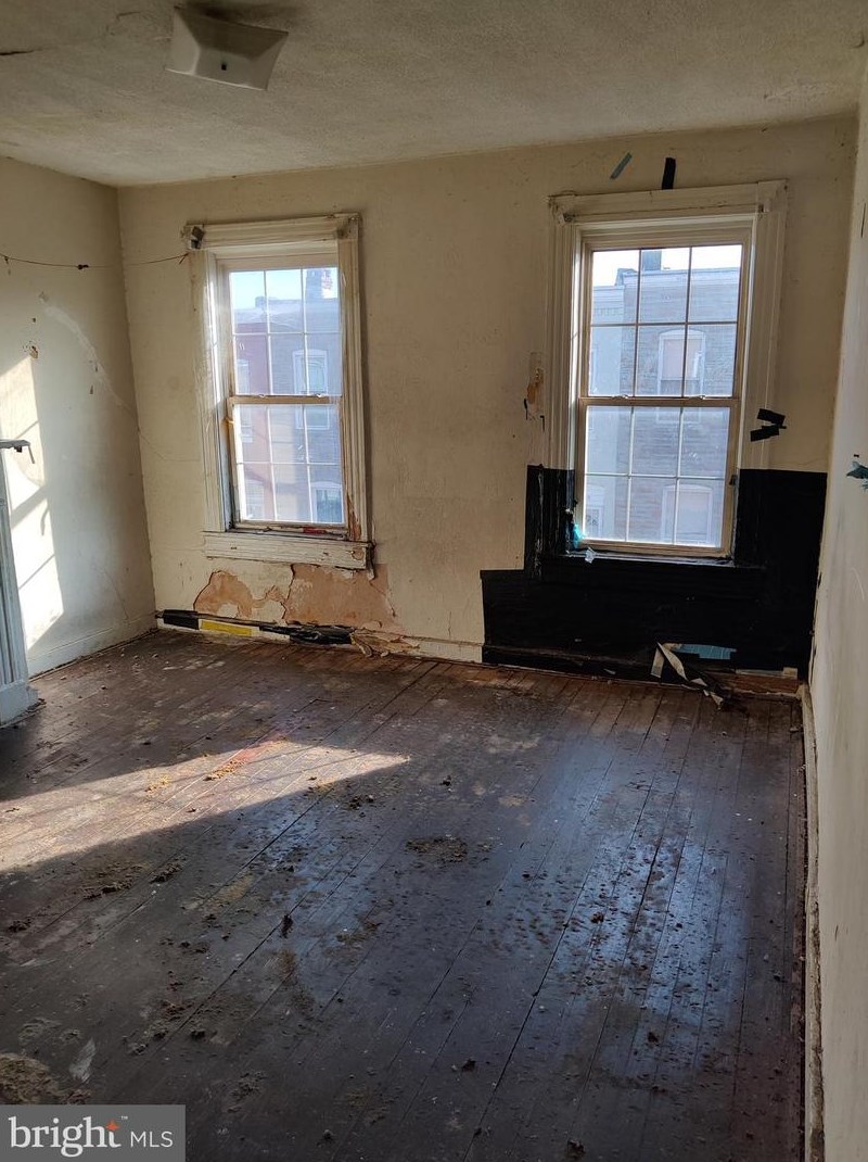 2829 Miles Ave, Baltimore MD 21211-2829 exterior